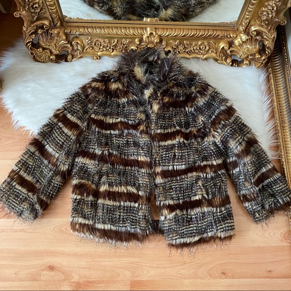 Romeo & Juliet Couture Faux Fur Jacket - Picture 9 of 10